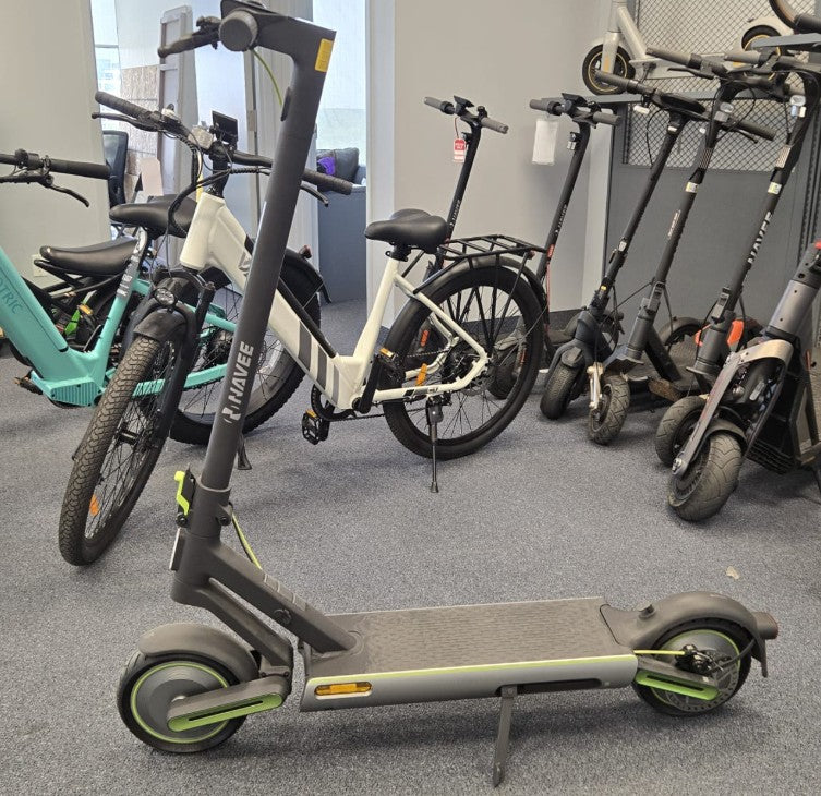 (New)  Navee S65 Electric Scooter | 32km/h Top Speed • 65km Range • Full Suspension